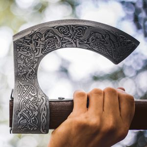 CONNOR LUXURY ETCHED AXE - AXES, POLEWEAPONS{% if kategorie.adresa_nazvy[0] != zbozi.kategorie.nazev %} - WEAPONS - SWORDS, AXES, KNIVES{% endif %}