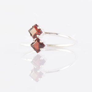GORDICA, bague, grenat argent 925/1000