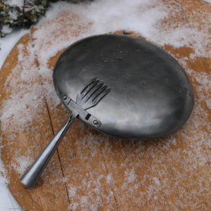 POÊLE PERUNIKA 23 cm, manche en fourchette