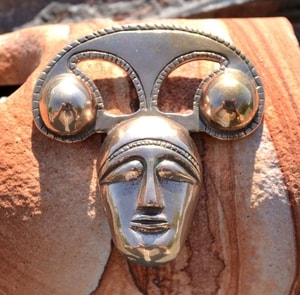 CELTIC HEAD PENDANT, LA TENE ART STYLE, BRONZE - HISTORISCHEN REPLIKEN AUS BRONZE{% if kategorie.adresa_nazvy[0] != zbozi.kategorie.nazev %} - SCHMUCKSTÜCKE{% endif %}