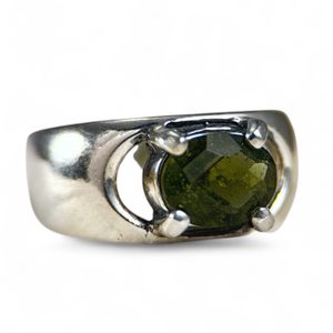 MOLDAVITE, sterling silver ring with cut moldavite