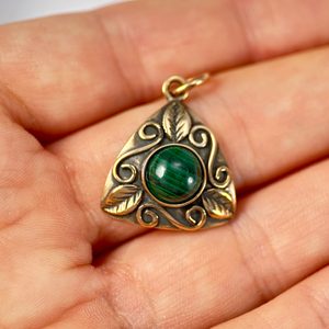 BOUDI~, pendentif en bronze