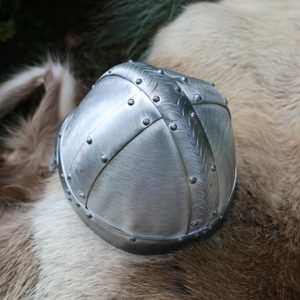 CASQUE VIKING POUR ENFANTS, DURALUMIN - ARMURES POUR ENFANT{% if kategorie.adresa_nazvy[0] != zbozi.kategorie.nazev %} - ARMURES ET BOUCLIERS{% endif %}