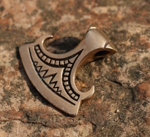 PERUN'S BEARDED AXE, BRONZE PENDANT - PENDANTS, NECKLACES{% if kategorie.adresa_nazvy[0] != zbozi.kategorie.nazev %} - JEWELLERY - BRONZE, ZINC{% endif %}