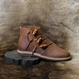 VIKING LEATHER BOOTS - HEDEBY - CHAUSSURES VIKING ET SLAVES{% if kategorie.adresa_nazvy[0] != zbozi.kategorie.nazev %} - COSTUMES, CHAUSSURES{% endif %}