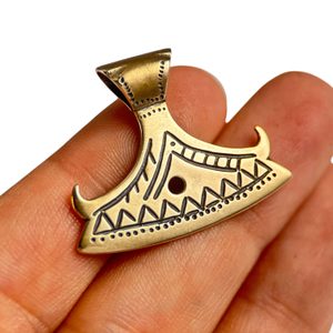 Hache de PERUN en croissant, pendentif en bronze