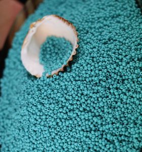 CZECH ROCAILLE SEED BEADS, OPAQUE TURQUOISE 10/0 - ROCAILLES CZECH GLASS BEADS{% if kategorie.adresa_nazvy[0] != zbozi.kategorie.nazev %} - BUSHCRAFT, LIVING HISTORY, CRAFTS{% endif %}