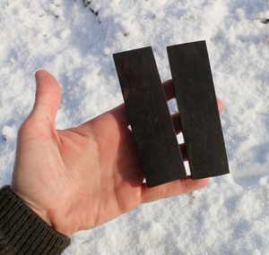 EBONY WOOD SCALES, 35X120X12 MM - MATÉRIEL POUR POIGNÉES DE COUTEAU{% if kategorie.adresa_nazvy[0] != zbozi.kategorie.nazev %} - BUSHCRAFT, RECONSTITUTION, ACCESSOIRE{% endif %}