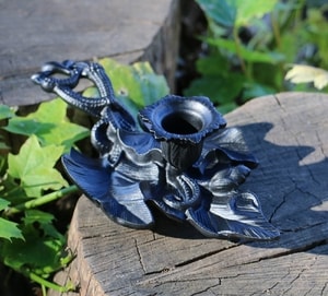 CANDLE HOLDER - LEAF, CAST IRON - CANDLESTICKS, FORGED CANDLE HOLDERS{% if kategorie.adresa_nazvy[0] != zbozi.kategorie.nazev %} - SMITHY WORKS, COINS{% endif %}