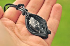 OBSIDIAN - FANTASY PENDANT - PIERRES ET FANTASY{% if kategorie.adresa_nazvy[0] != zbozi.kategorie.nazev %} - BIJOUTERIE{% endif %}