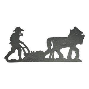 Laboureur et chevaux, décor d'écurie, fonte