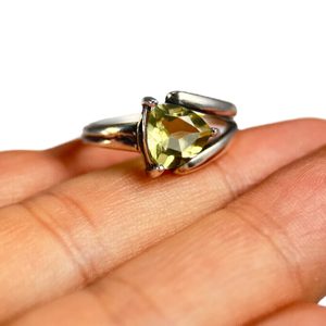 PRSTEN CITRÍN, triliantový brus, stříbro 925