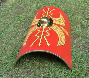 ROMAN SCUTUM, SHIELD WITH THUNDERBOLTS - SCHILDE LIVING HISTORY{% if kategorie.adresa_nazvy[0] != zbozi.kategorie.nazev %} - RÜSTUNGEN{% endif %}