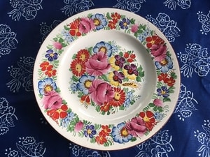 TRADITIONAL HANDPAINTED PLATE, CHODSKO - TRADITIONAL CZECH CERAMICS{% if kategorie.adresa_nazvy[0] != zbozi.kategorie.nazev %} - CERAMICS, GLASS{% endif %}