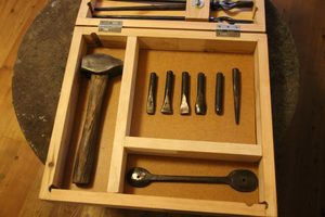 BLACKSMITH STARTER KIT, BLACKSMITHING TOOLS - PRODUITS FORGÉS{% if kategorie.adresa_nazvy[0] != zbozi.kategorie.nazev %} - FER FORGÉ ET MONNAIE{% endif %}