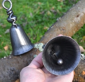 HAND FORGED BELL - FORGED PRODUCTS{% if kategorie.adresa_nazvy[0] != zbozi.kategorie.nazev %} - SMITHY WORKS, COINS{% endif %}