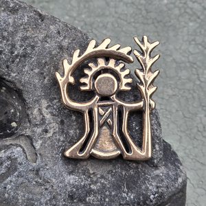 AKKA, déesse sami de la fertilité, pendentif en bronze