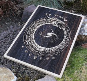 OUROBOROS WALL DECORATION 30X40 WOOD - WOODEN STATUES, PLAQUES, BOXES{% if kategorie.adresa_nazvy[0] != zbozi.kategorie.nazev %} - WOOD{% endif %}