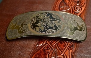 EPONA, BRASS HAIR CLIP, MADE IN IRELAND - CELTIC BRASS JEWELS, IMPORT FROM IRELAND{% if kategorie.adresa_nazvy[0] != zbozi.kategorie.nazev %} - JEWELLERY - BRONZE, ZINC{% endif %}