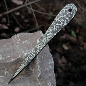 VENGEANCE ETCHED THROWING KNIFE WITH VEGVÍSIR - 1 PIECE - SHARP BLADES - THROWING KNIVES{% if kategorie.adresa_nazvy[0] != zbozi.kategorie.nazev %} - WEAPONS - SWORDS, AXES, KNIVES{% endif %}