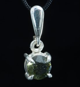 GEMINI, CZECH MOLDAVITE STERLING SILVER PENDANT - MOLDAVITES, CZECH{% if kategorie.adresa_nazvy[0] != zbozi.kategorie.nazev %} - SILVER JEWELLERY{% endif %}