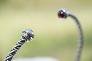 ALESIA, SILVER TORQUES, GARNET - TORCS - NECKLACES{% if kategorie.adresa_nazvy[0] != zbozi.kategorie.nazev %} - SILVER JEWELLERY{% endif %}