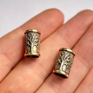 Beard bead with tree, bronze