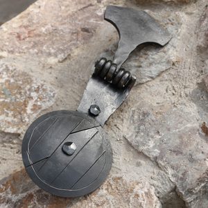 THOR'S HAMMER AND SHIELD DOOR KNOCKER - FORGED PRODUCTS{% if kategorie.adresa_nazvy[0] != zbozi.kategorie.nazev %} - SMITHY WORKS, COINS{% endif %}