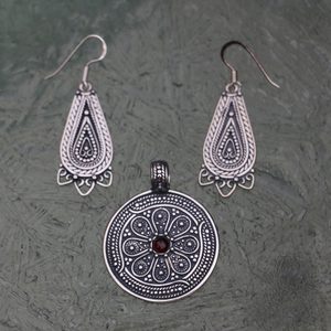 MORAVIA MAGNA - early medieval silver set, garnet
