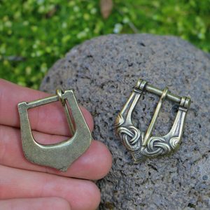 VIKING BUCKLE, KNOTTED ART - BOUCLES DE CEINTURE ET RIVETS DÉCORATIFS{% if kategorie.adresa_nazvy[0] != zbozi.kategorie.nazev %} - CUIR : PRODUITS ET OUTILS{% endif %}