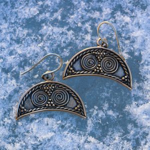 LUNULA OHRRINGE GREAT MORAVIA BRONZE - BOUCLES D'OREILLES - BRONZE{% if kategorie.adresa_nazvy[0] != zbozi.kategorie.nazev %} - BIJOUTERIE{% endif %}