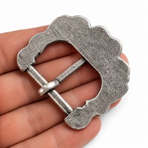 Wikinger-Gürtelschnalle aus Island, 10. Jahrhundert, Zink