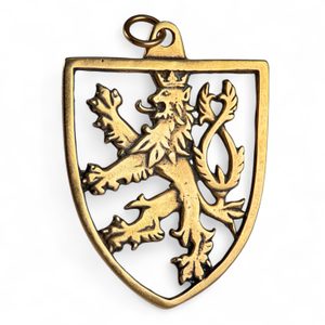 TCHÈQUE LION - Bohême, pendentif en bronze