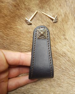 CELTICA, LEATHER FURNITURE HANDLE, DARK BROWN - KEYCHAINS, WHIPS, OTHER{% if kategorie.adresa_nazvy[0] != zbozi.kategorie.nazev %} - LEATHER PRODUCTS{% endif %}