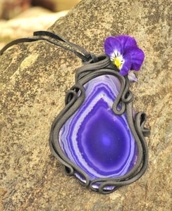 AGATE PENDANT PURPLE - PIERRES ET FANTASY{% if kategorie.adresa_nazvy[0] != zbozi.kategorie.nazev %} - BIJOUTERIE{% endif %}