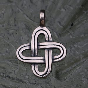 SIMPLE KNOT, SILVER PENDANT - ANHÄNGER - SCHMUCK, SILBER{% if kategorie.adresa_nazvy[0] != zbozi.kategorie.nazev %} - SILBER SCHMUCKSTÜCKE{% endif %}