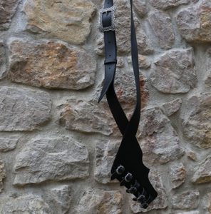 RAPIER SWORD HANGER, LEATHER - ENTRETIEN, FOURREAUX{% if kategorie.adresa_nazvy[0] != zbozi.kategorie.nazev %} - ARMURERIE: LES ARMES{% endif %}