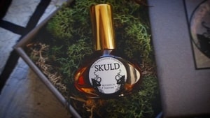 SKULD, NORSE GODS SCENT, NATURAL MAGIC OIL - MAGICKÉ OLEJE{% if kategorie.adresa_nazvy[0] != zbozi.kategorie.nazev %} - MAGIE{% endif %}