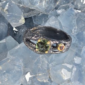 Luxury silver ring with genuine Moldavite, 925/1000