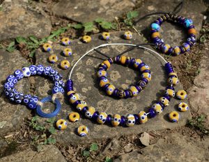 NECKLACE, CELTIC GLASS BEADS, REPRODUCTION - HISTORICAL GLASS BEADS, REPLICA{% if kategorie.adresa_nazvy[0] != zbozi.kategorie.nazev %} - BUSHCRAFT, LIVING HISTORY, CRAFTS{% endif %}