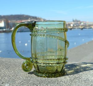 SMALL BEER GLASS - HISTORICAL GLASS{% if kategorie.adresa_nazvy[0] != zbozi.kategorie.nazev %} - CERAMICS, GLASS{% endif %}