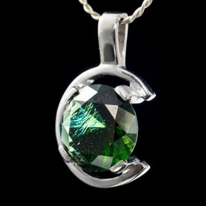 LUNA, MOLDAVITE ANHÄNGER, SILBER - MOLDAVITE{% if kategorie.adresa_nazvy[0] != zbozi.kategorie.nazev %} - SILBER SCHMUCKSTÜCKE{% endif %}