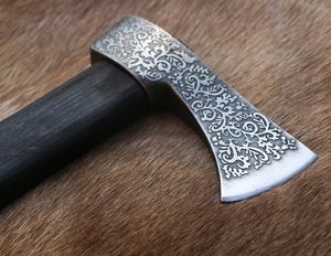 FLORA VALASKA TRADITIONAL FORGED CARPATHIAN AXE - ETCHED - AXES, POLEWEAPONS{% if kategorie.adresa_nazvy[0] != zbozi.kategorie.nazev %} - WEAPONS - SWORDS, AXES, KNIVES{% endif %}