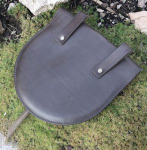 LEATHER CASE FOR PAN