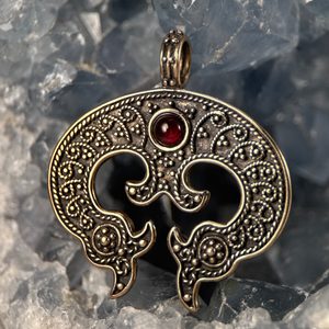 VELKOMORAVSKÁ LUNICE, Nitra, pendant, bronze garnet