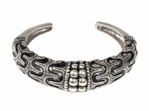 VIKIN HALSKETTE, HORNELUND, SCHWEDEN, BRONZE, VERSILBERT - WIKINGER, SLAWISCHE, KELTISCHE ARMBÄNDER - BRONZE{% if kategorie.adresa_nazvy[0] != zbozi.kategorie.nazev %} - SCHMUCKSTÜCKE{% endif %}