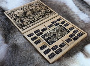 ODIN - RUNES FUTHARK SET ET COFFRET CADEAU - RUNE{% if kategorie.adresa_nazvy[0] != zbozi.kategorie.nazev %} - BIJOUTERIE{% endif %}