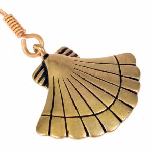 Coquille médiévale, boucles d'oreilles, bronze