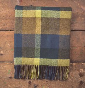 PEACOCK SMALL CHECK THROW, LAMBS WOOL BLANKET - WOOLEN BLANKETS AND SCARVES, IRELAND{% if kategorie.adresa_nazvy[0] != zbozi.kategorie.nazev %} - WOOLEN PRODUCTS, IRELAND{% endif %}