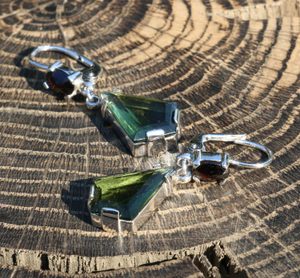 RHONDA, SILVER EARRINGS, MOLDAVITE, GARNET - MOLDAVITES, CZECH{% if kategorie.adresa_nazvy[0] != zbozi.kategorie.nazev %} - SILVER JEWELLERY{% endif %}